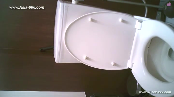 peeping Korean restaurant toilet.18