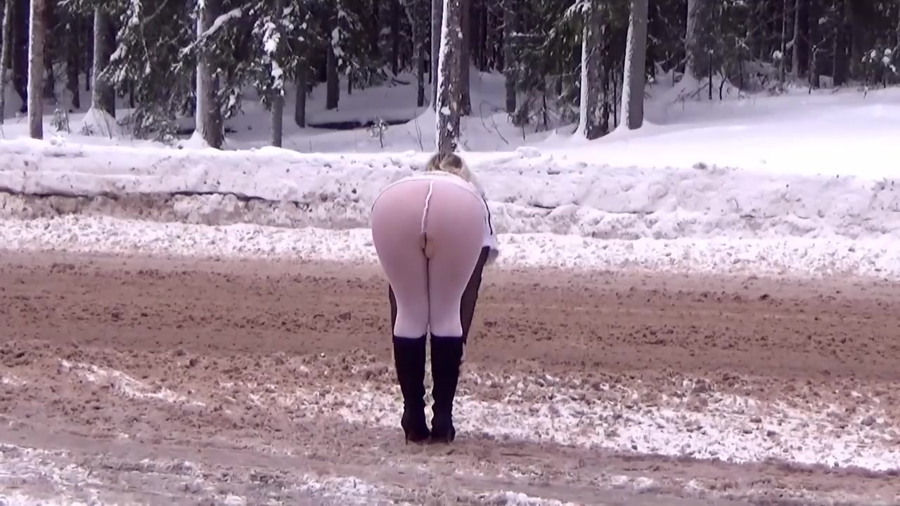 Winter Flashing Big Naked Ass