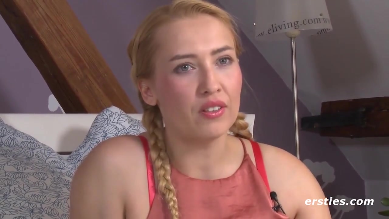Deutsche Blondine Vergnugt Sich Mit Vibrator