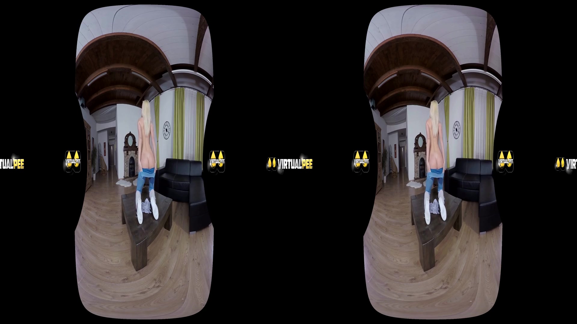 Vinna Reed in Pissy Leggings - VirtualPee