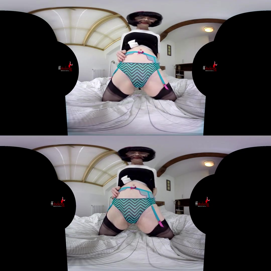 Naughty Julia in Smokin Hot Panties in Virtual Reality - FFStockings
