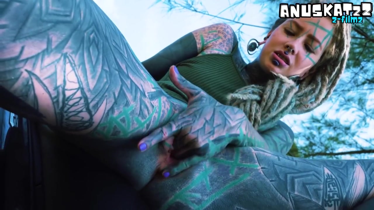 Public Squirting In The Nature - Anal Play From Tattoo Slut