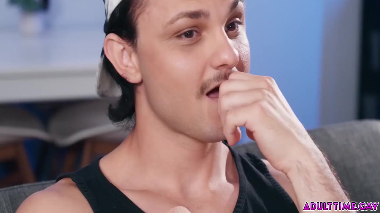 You Have To See This! Straight Guy Gives His 1st Blowjob Ever, To His Best Friend Derek Even Fucks Enzo In His Asshole! 6 Min - Gay Porn, Derek Kage And Enzo Muller