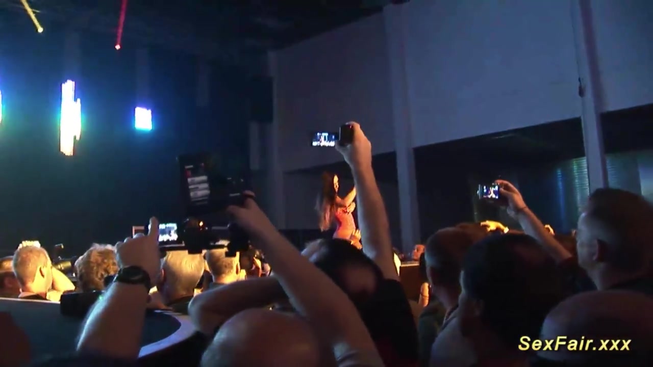 Public Mastrubation on Sexshow
