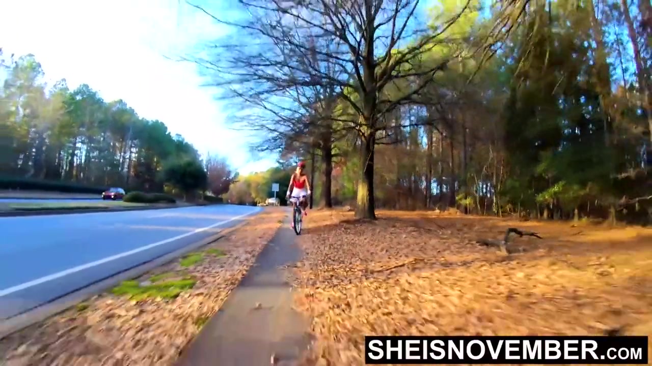 Prettiest Buns Flashed While Cycling Outdoors Sexy Babe Reveals Tight Wedgie