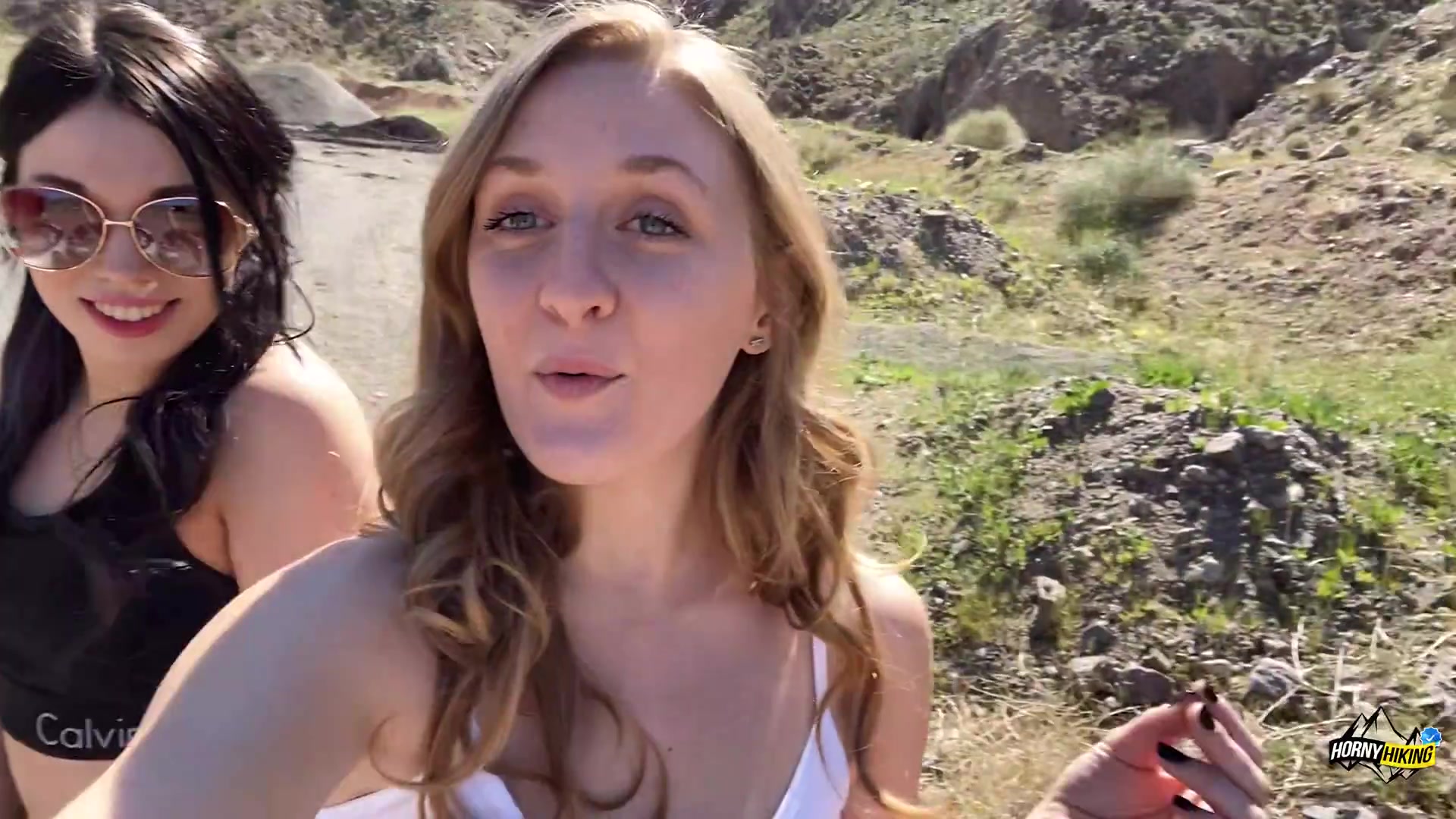 Adventure Porn Threesome With Anna Bailey - Sex Movies Featuring Molly Pills