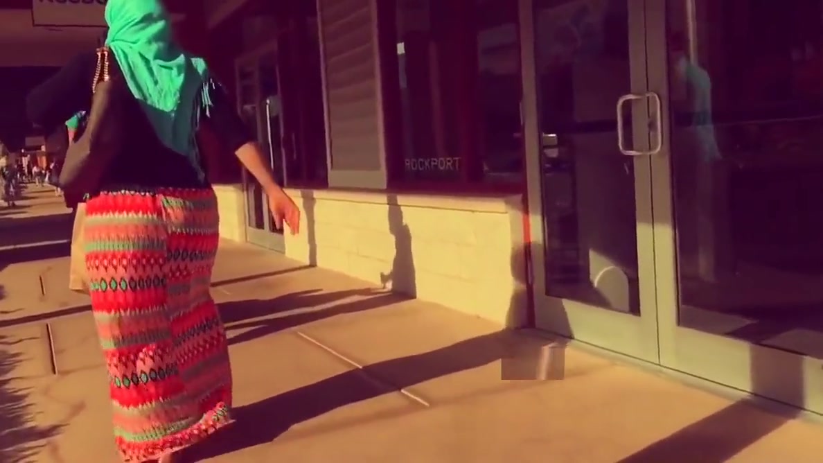hijab wife big ass walking in street