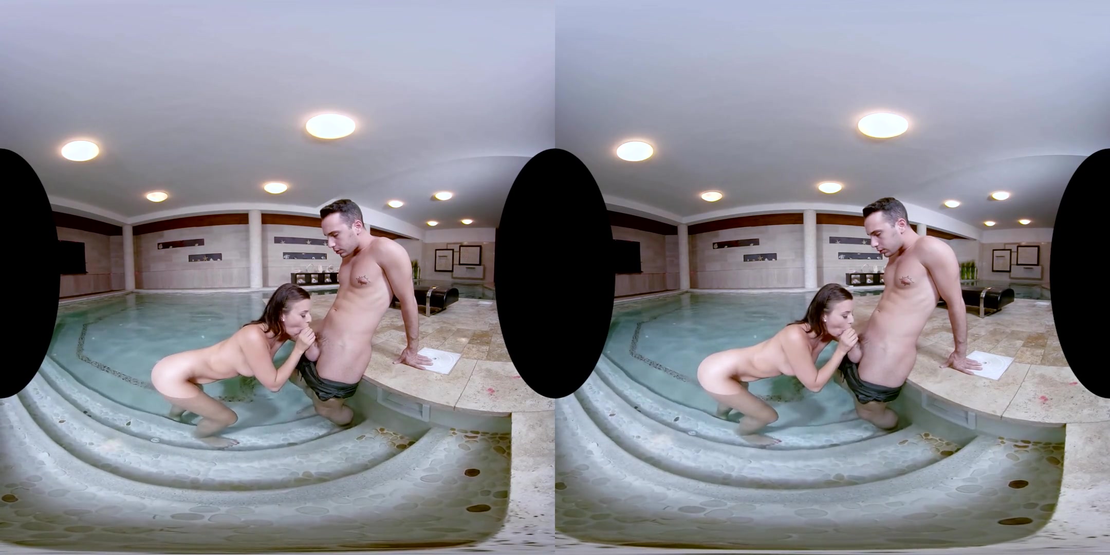 Vicky Love in Pool Of Love - - RealityLovers