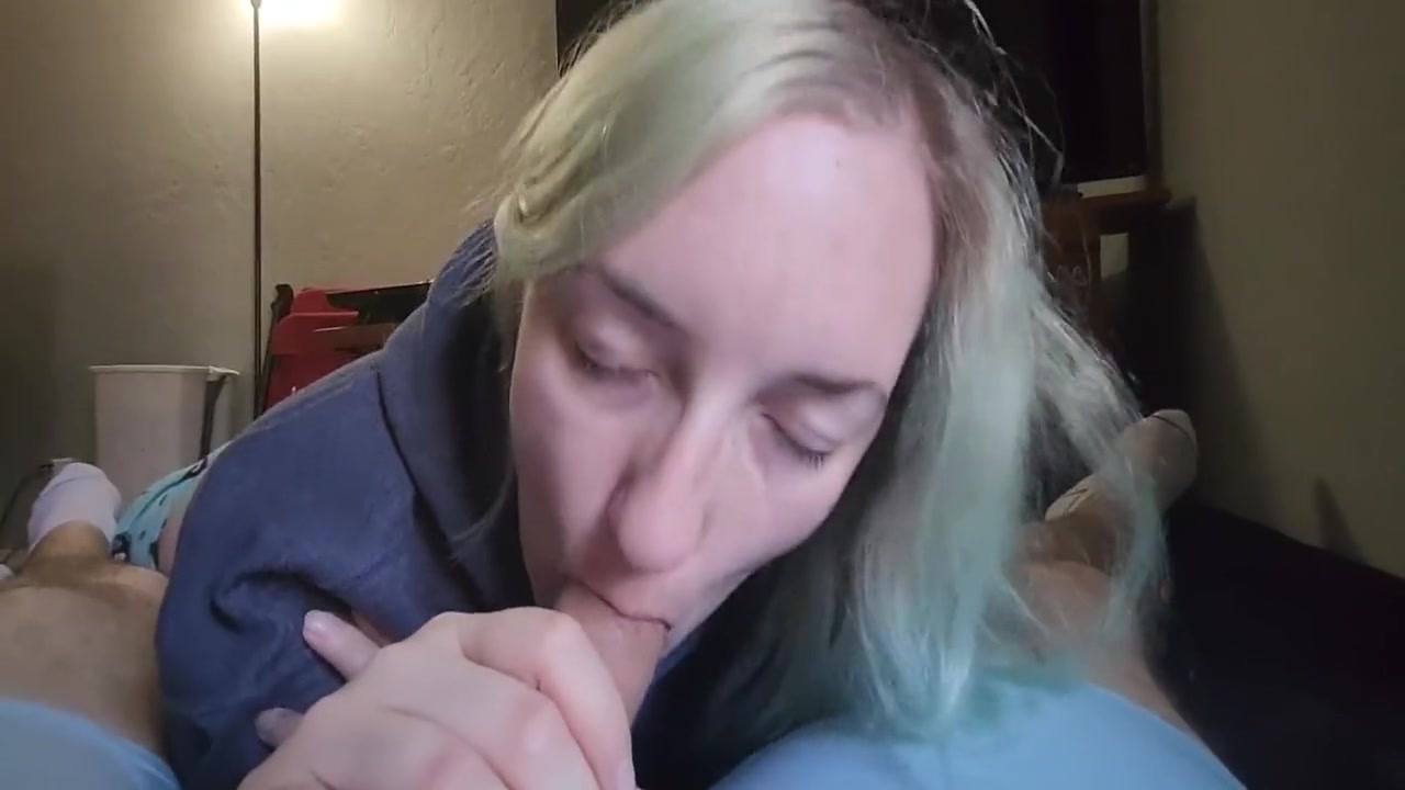 Amateur Milf Spends The Day Sucking And Twerking On A Cock
