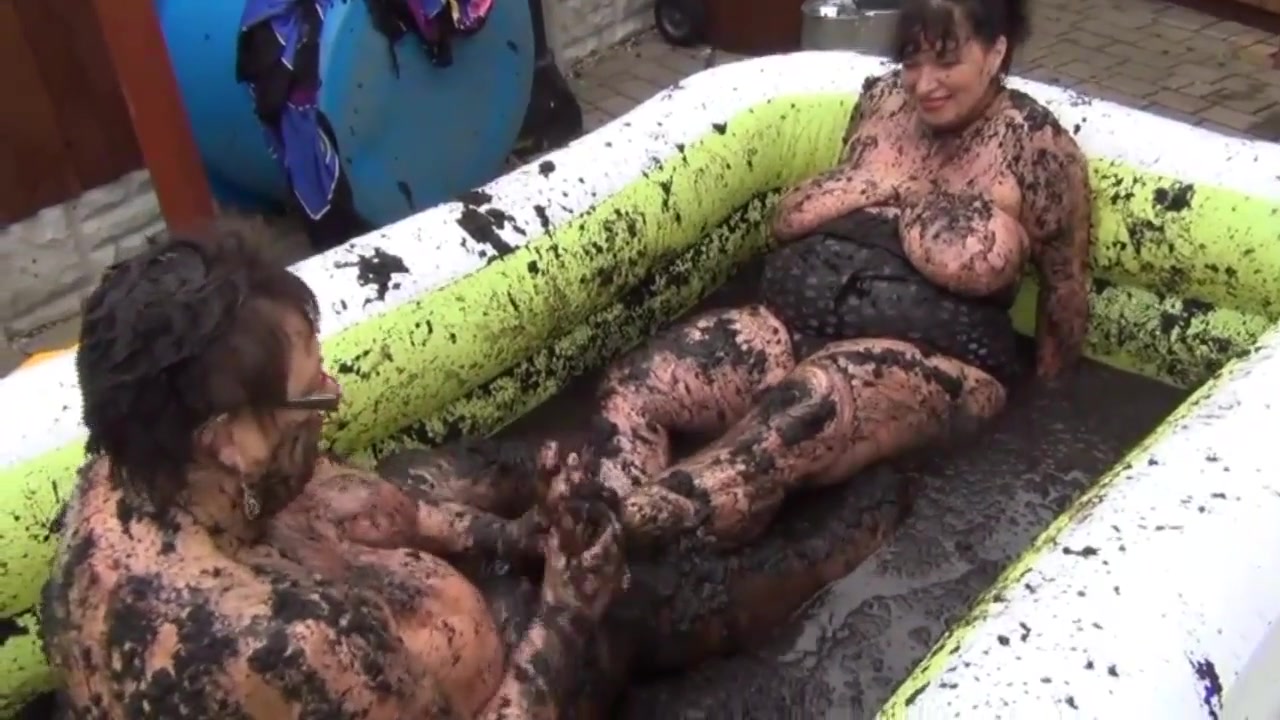 Kim & Honey Mud Wrestling Pt2 - TacAmateurs