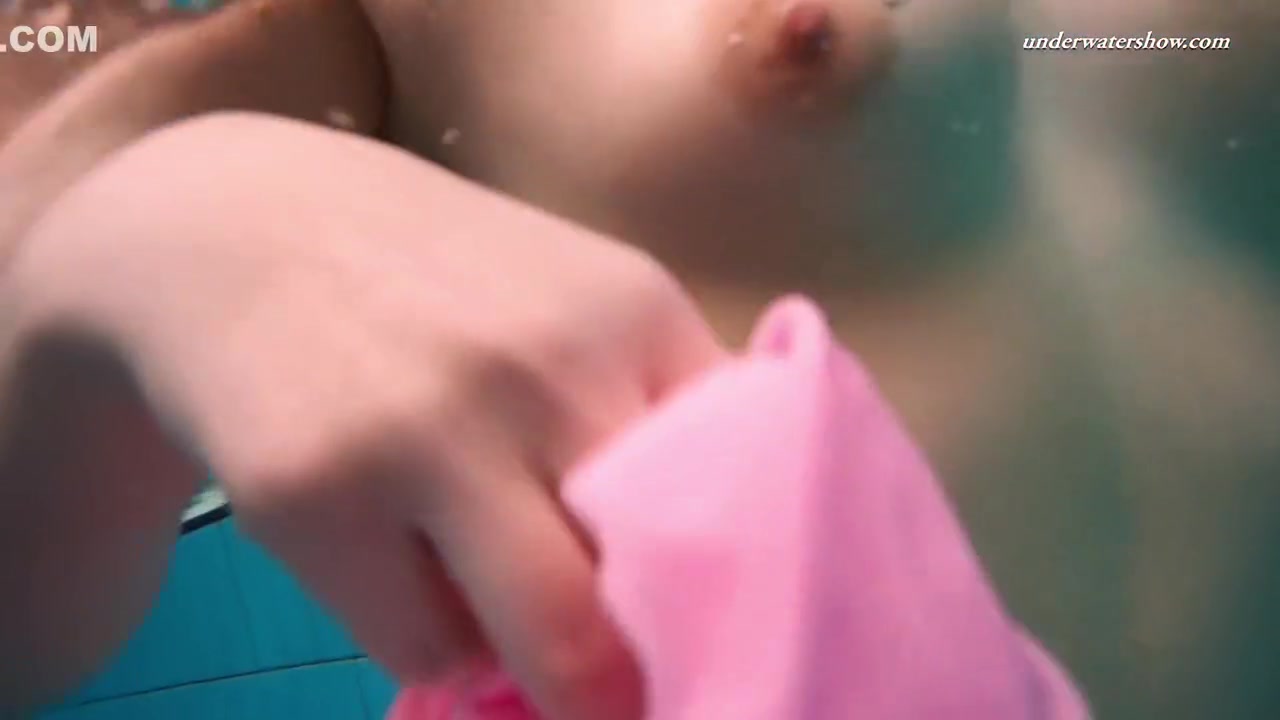 Swimsuit Babe Liza Bubarek Stripping Underwater