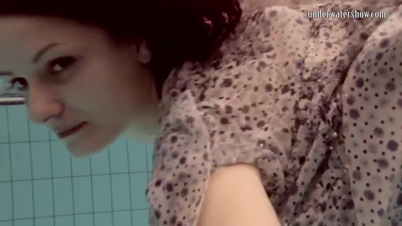 Super Tight Underwater Babe Pussy Loris Licicia