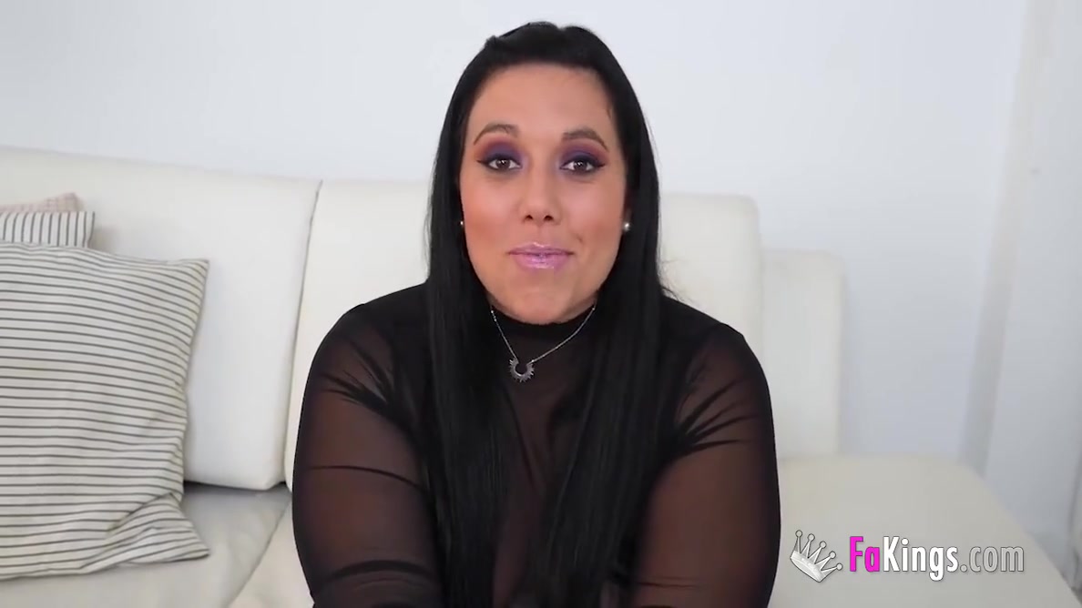 Curvy Is Back Years Later For An Astounding Sexy Blind Date! With Vicky Bren
