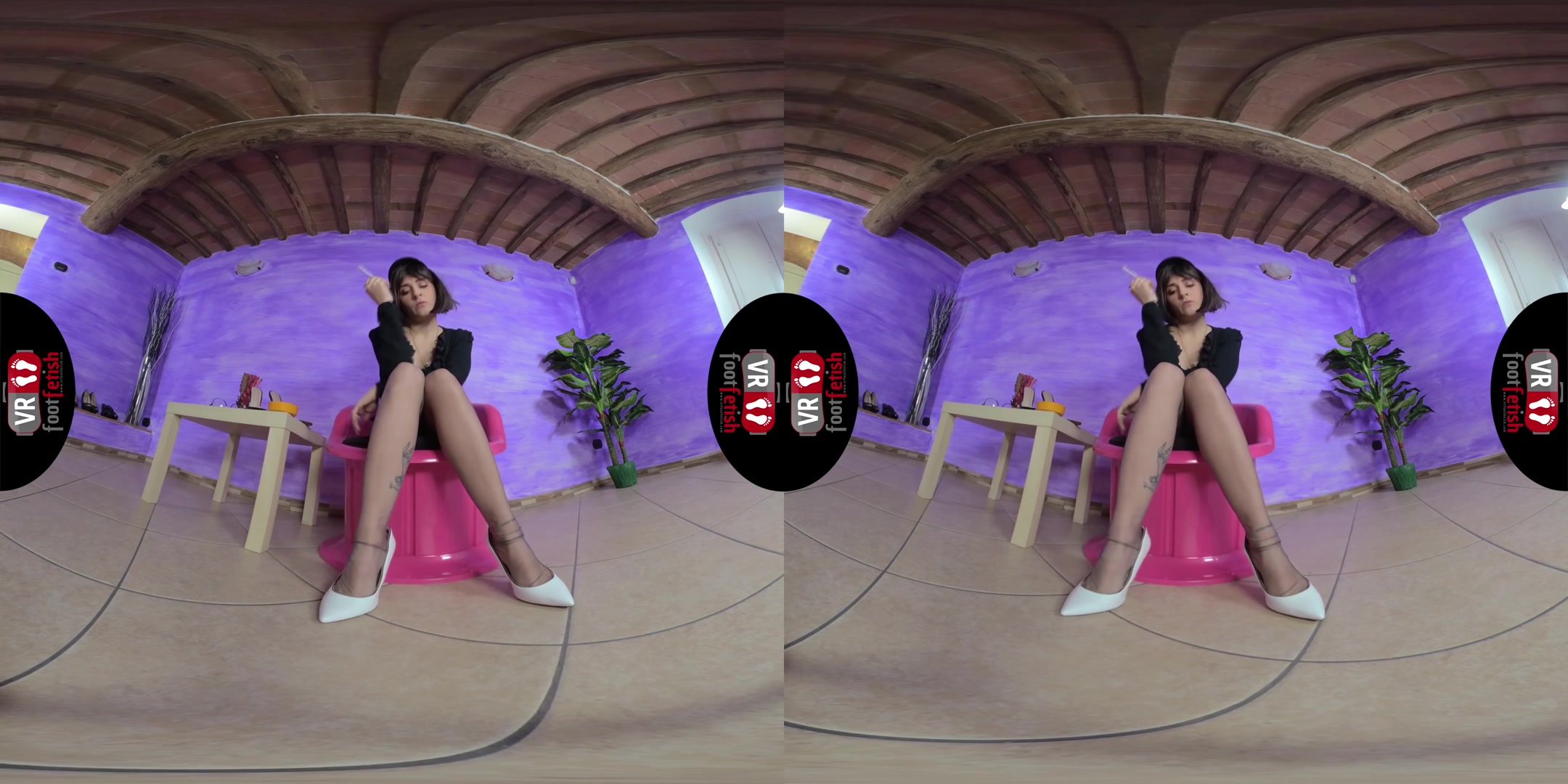 Gorgeous Aradia Takes Off Her Stockings And Oils Up Her Fabulous Feet - VRFootFetish