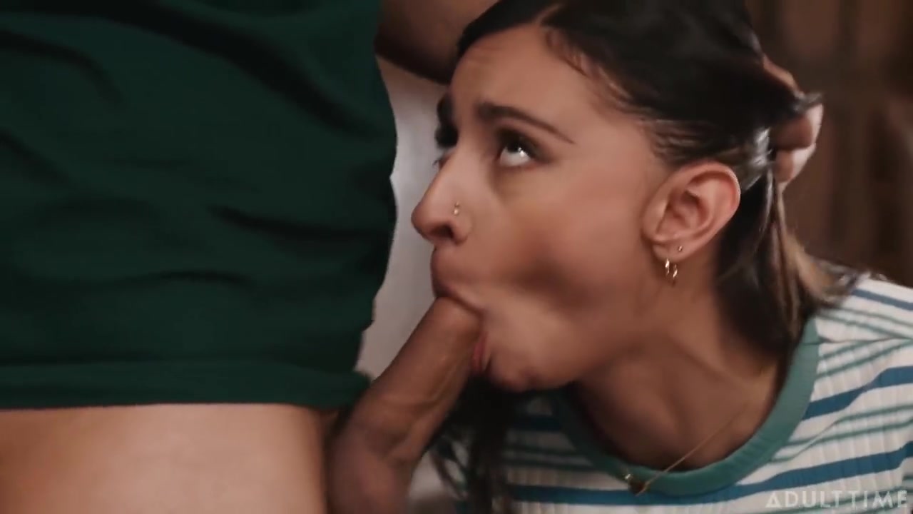 Wants To Recreate The Porn She Was Watching - Max Fills And Hailey Rose