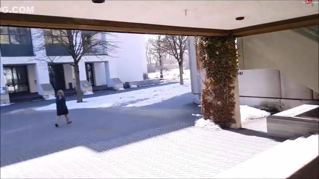 Lilli Vanilli In Vor Der Uni Abgeschleppt
