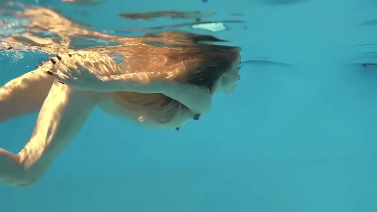 Perfect Body Blonde Teen 18+ Enjoys Naked Swimming