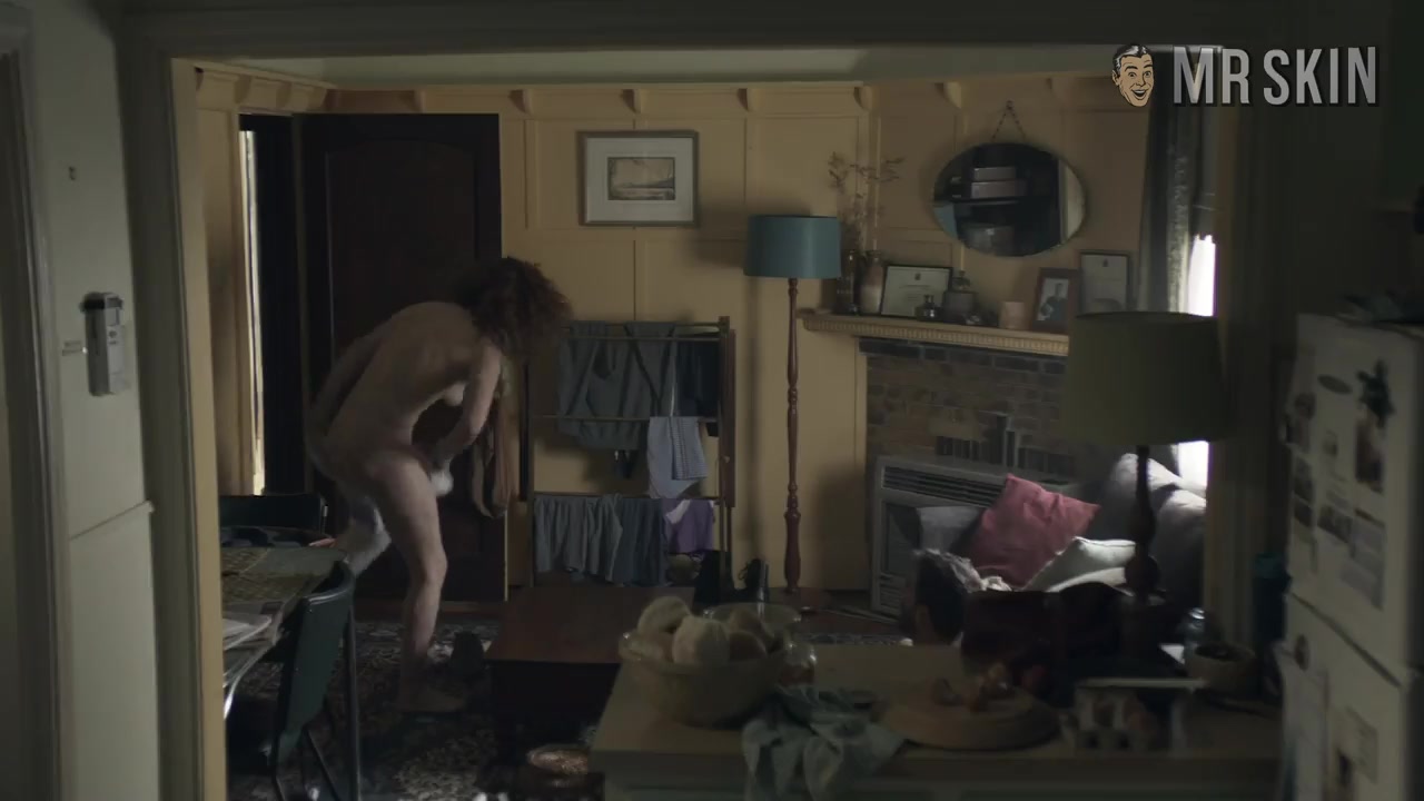 Replicas' Alice Eve Shows Us Her Apples - Mr.Skin