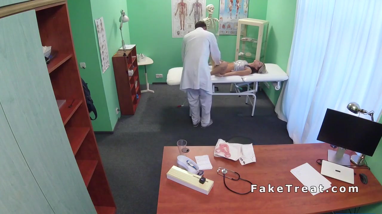Doctor Examines Blondes Cunt In Hospital