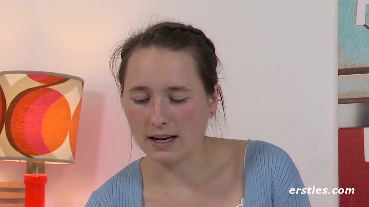 Ein Glasdildo Fur Dieses Naturliche Deutsche Madel