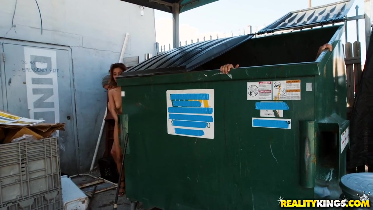 Jade Jantzen Ramon Nomar in Dumpster Diving - SneakySex