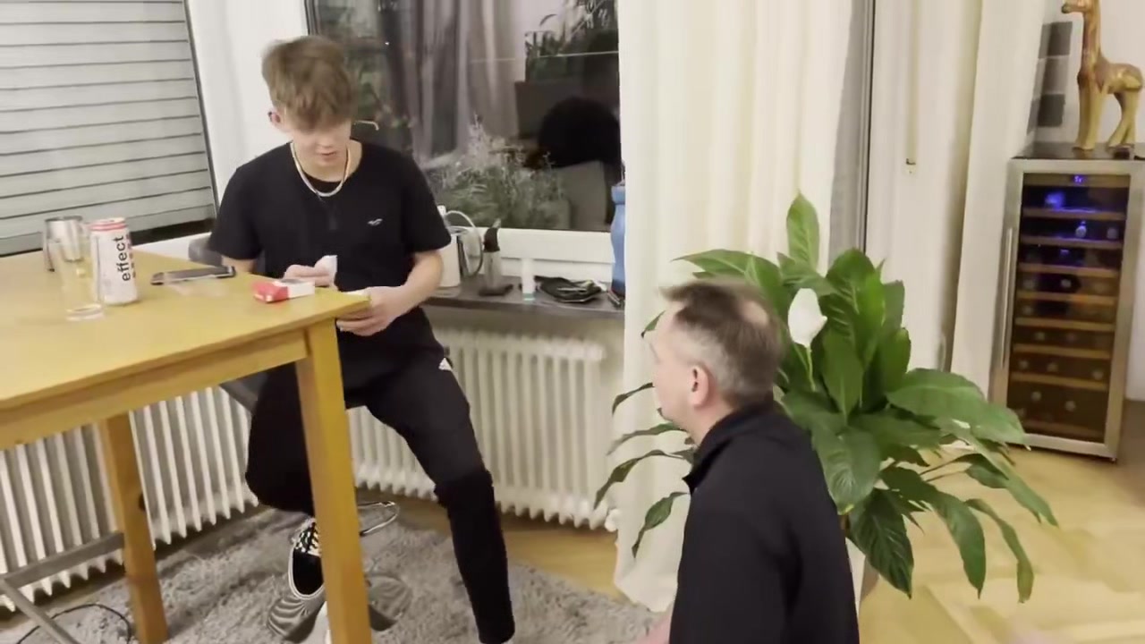 Licking master sneaker