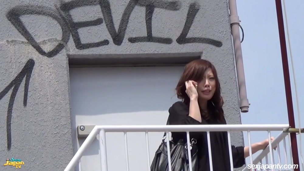 Wet Fingers And Juicy Palms - SexJapanTV