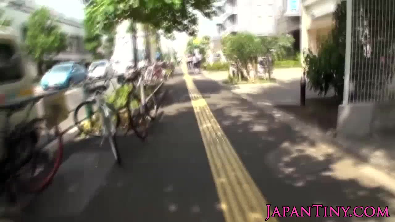 Nippon tiny pussylicked by stranger