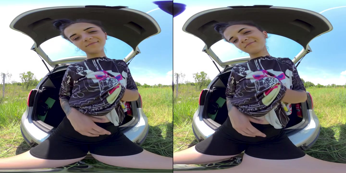 Pulled Over Next To A Grassy Field So I Can Finger My Pussy Outdoors - VRStars