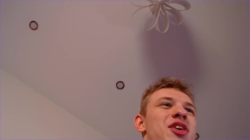 Twink Shows His Nice Body Of K