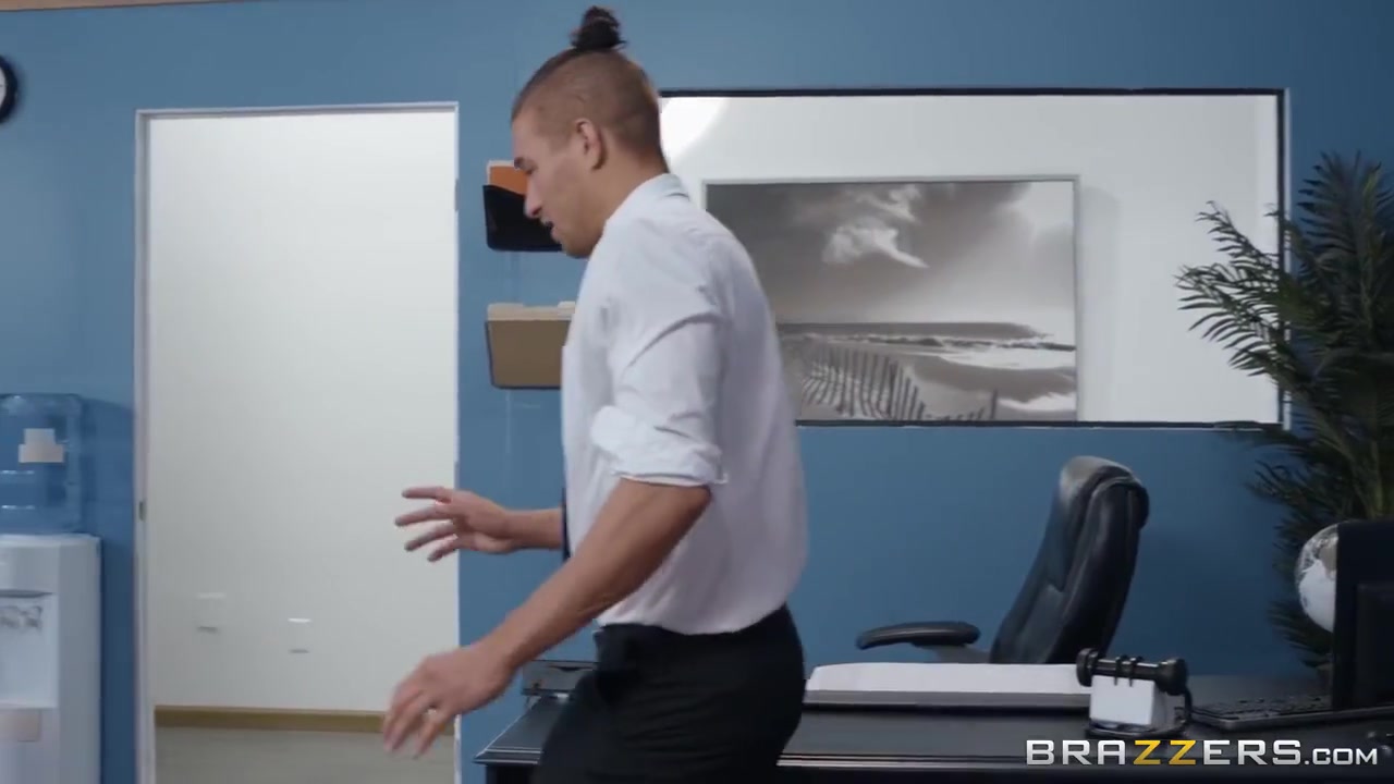 Xander Corvus And Brittany Andrews In Female Boss Fucks A Young Mailboy At Work. Pt.1