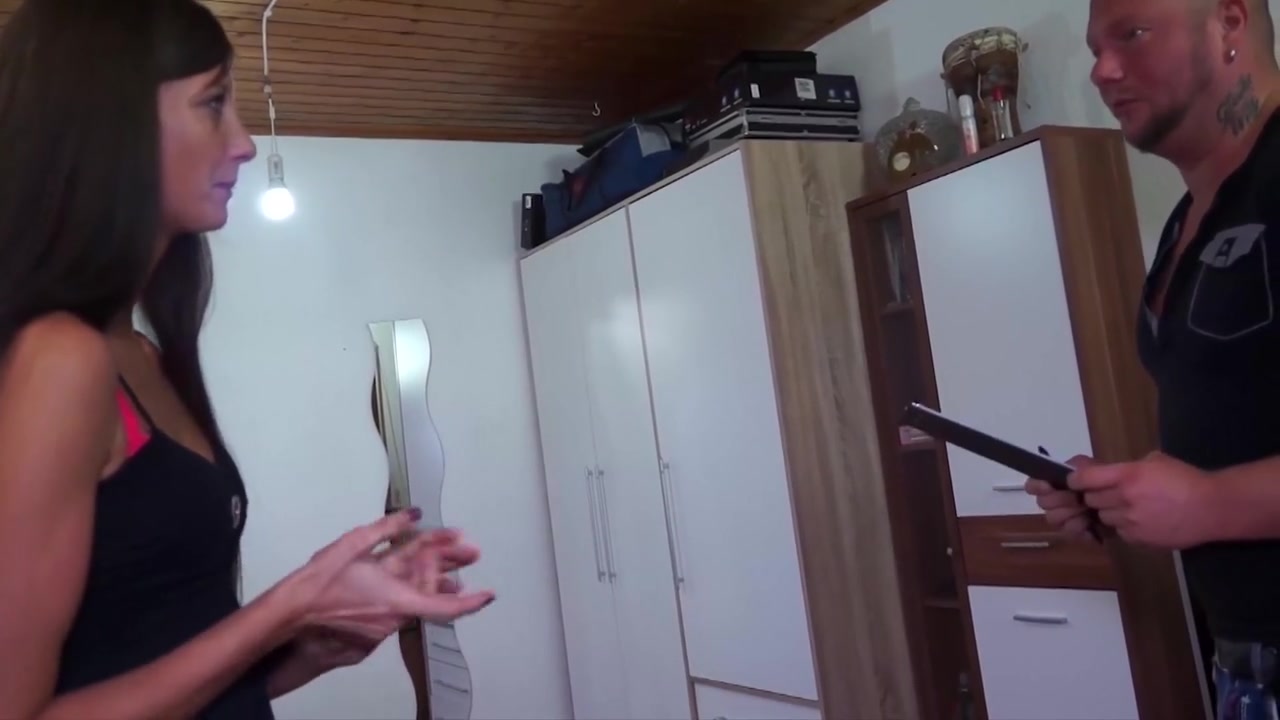 Cuckold Blowjob And Nettle Games