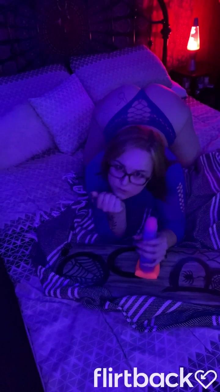 Cock sucking lessons with dildo