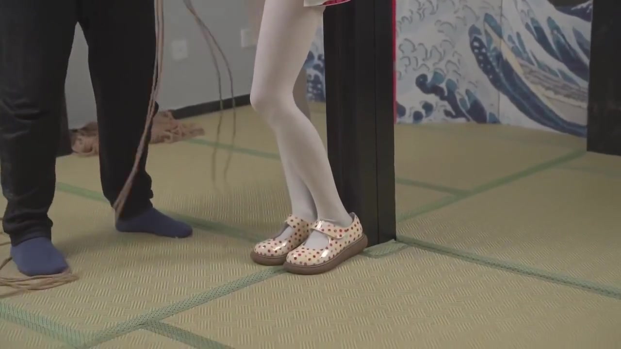 Chinese Beauty Bondage