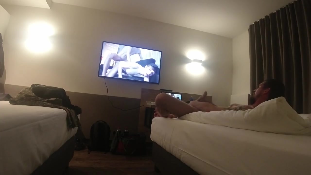 Get Horny In The Hotel