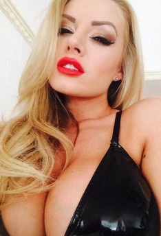 Watch Hannah Claydon videos