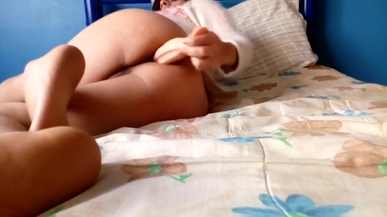 Shemale anal play and cum