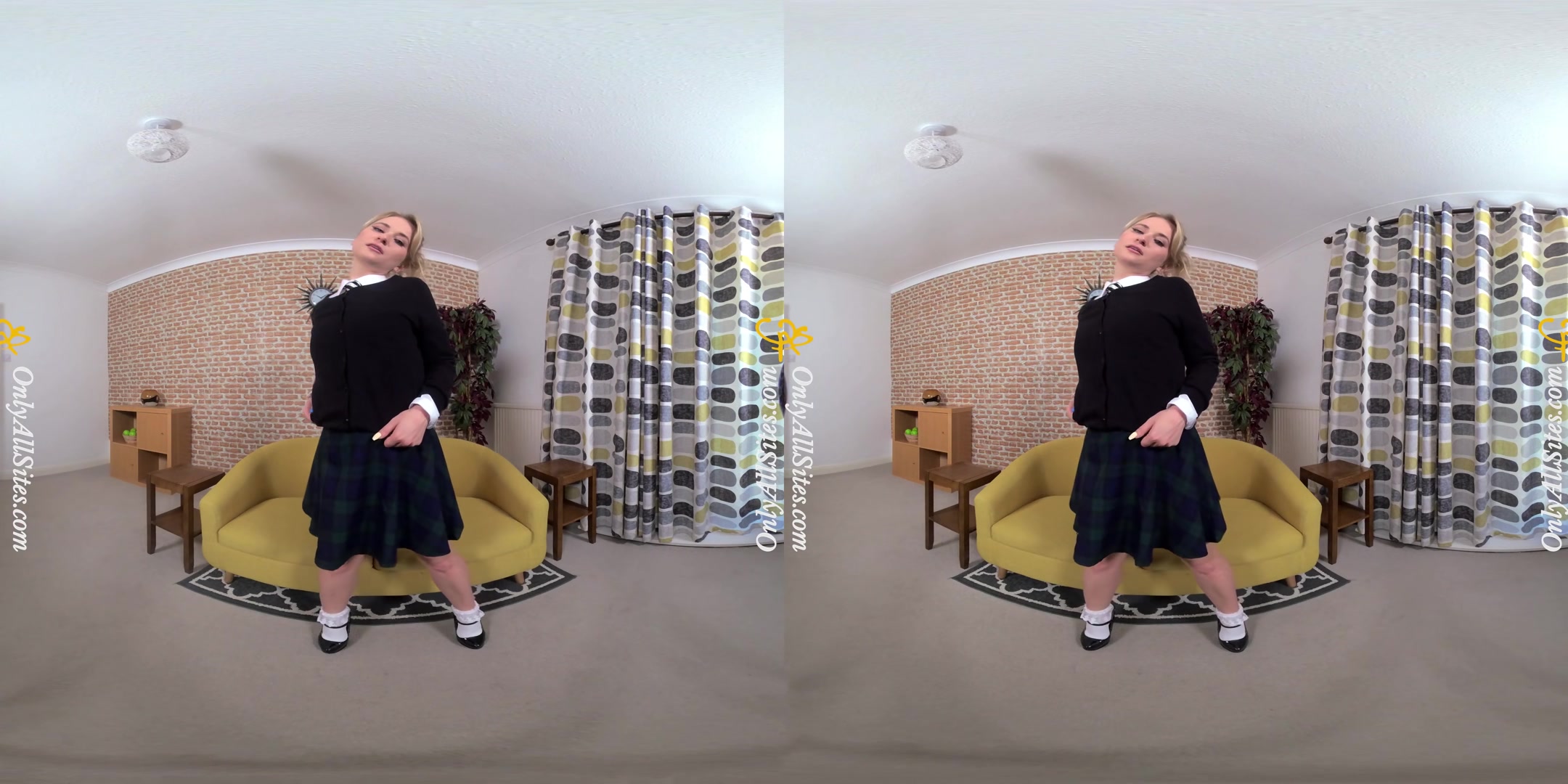Luna - Cute Blonde Girl - OnlyTease