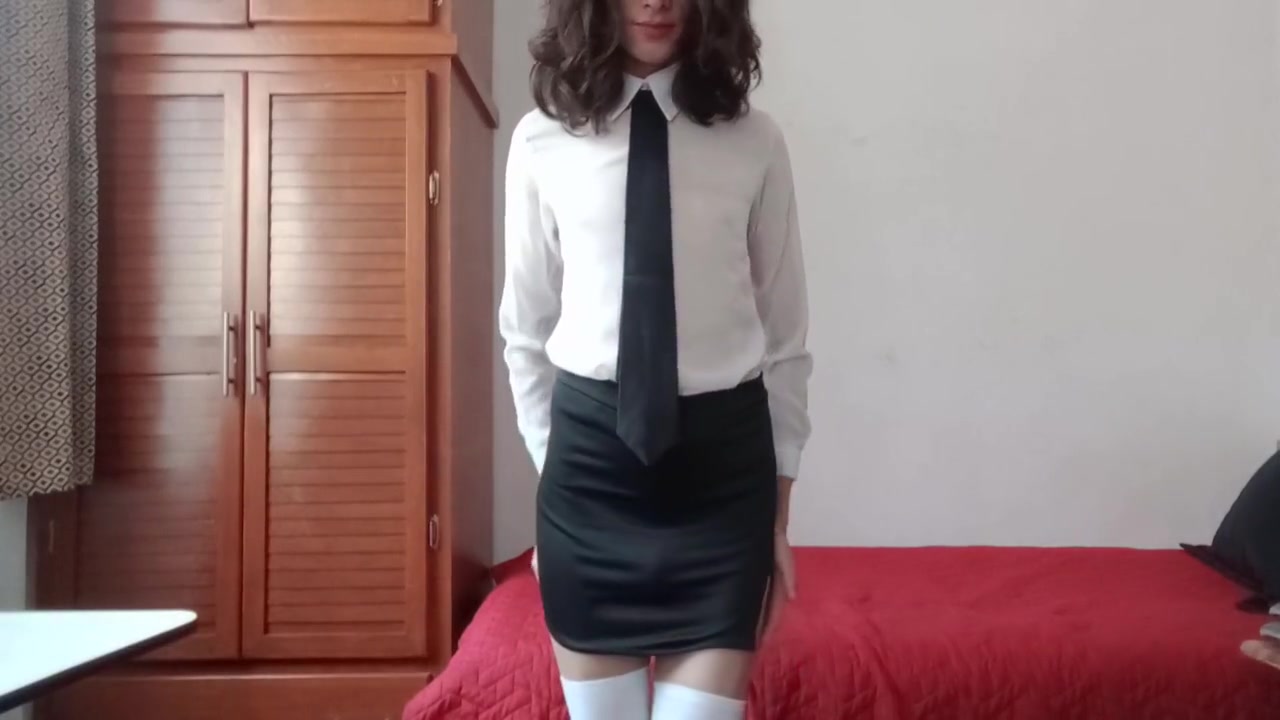 Shemale Office Coworker Sends Wrong Video