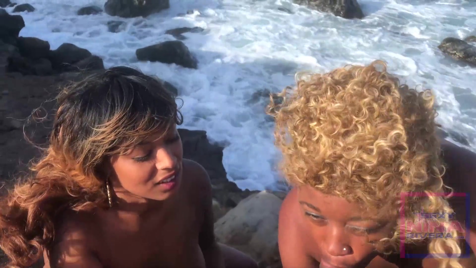 Head On The Rocks - Sexynina
