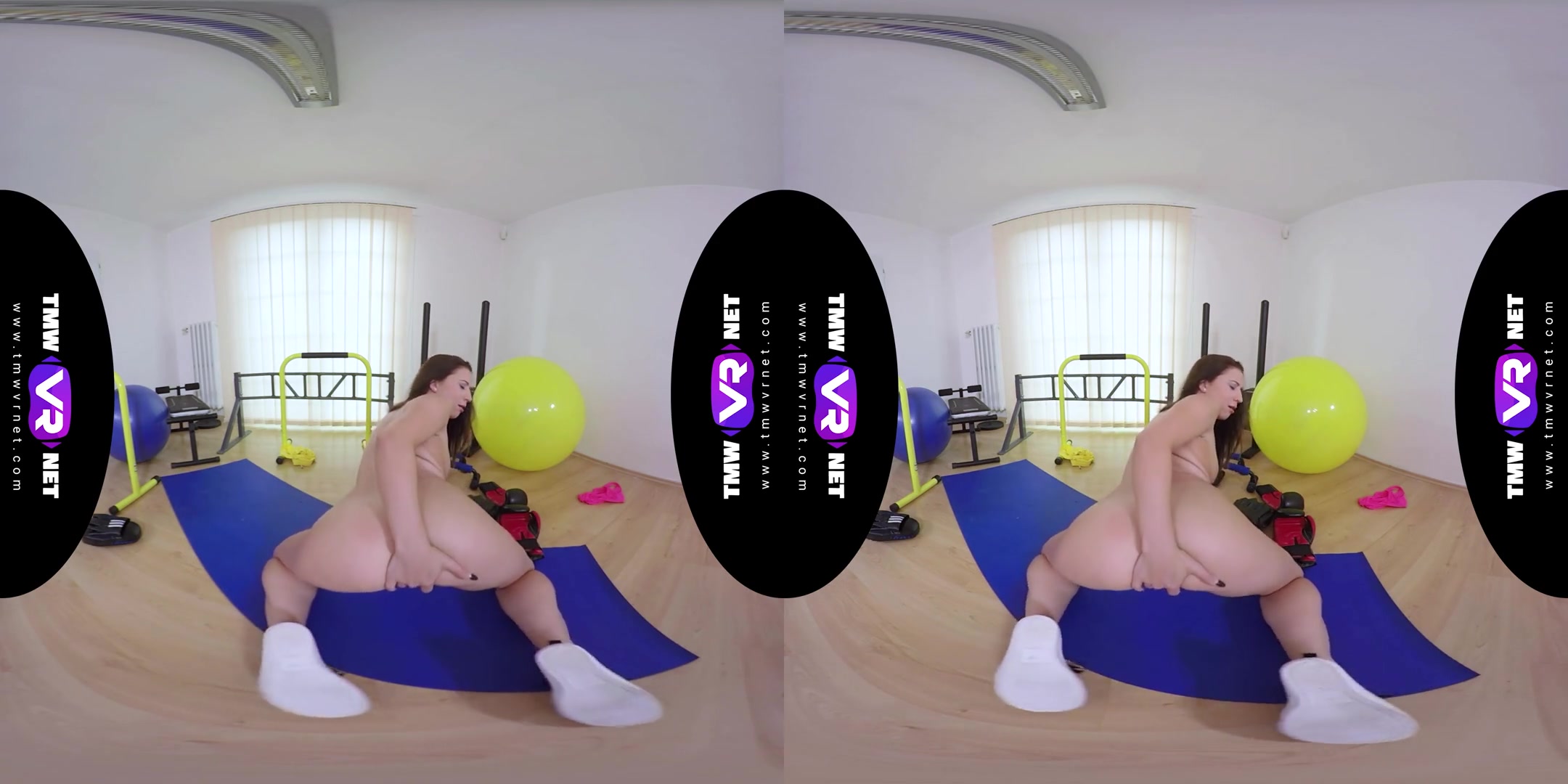 Therese Bizarre in Sexy Fitness Enthusiast Shows More Of A Slim Body - TmwVRNet
