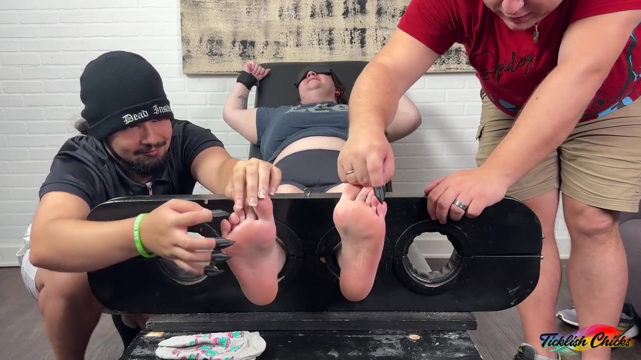 Ticklish Chicks - Tklnurses Ears Tickled With Vibrating Feathers - Brain Tickling