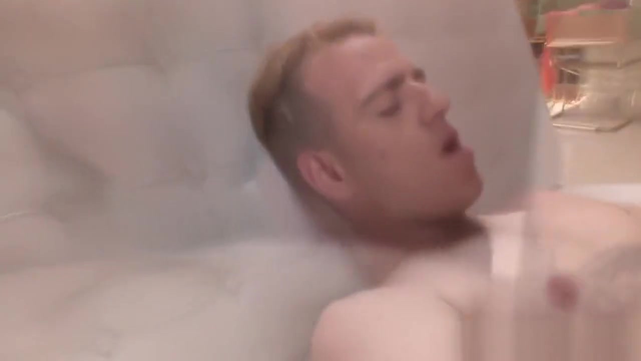 Ladyboy gets ass fucked