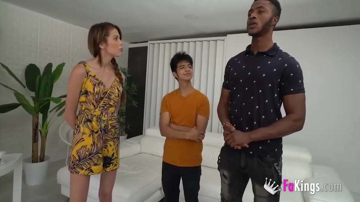 Casting! Macarena Tests Two Dudes At Their First Threesome