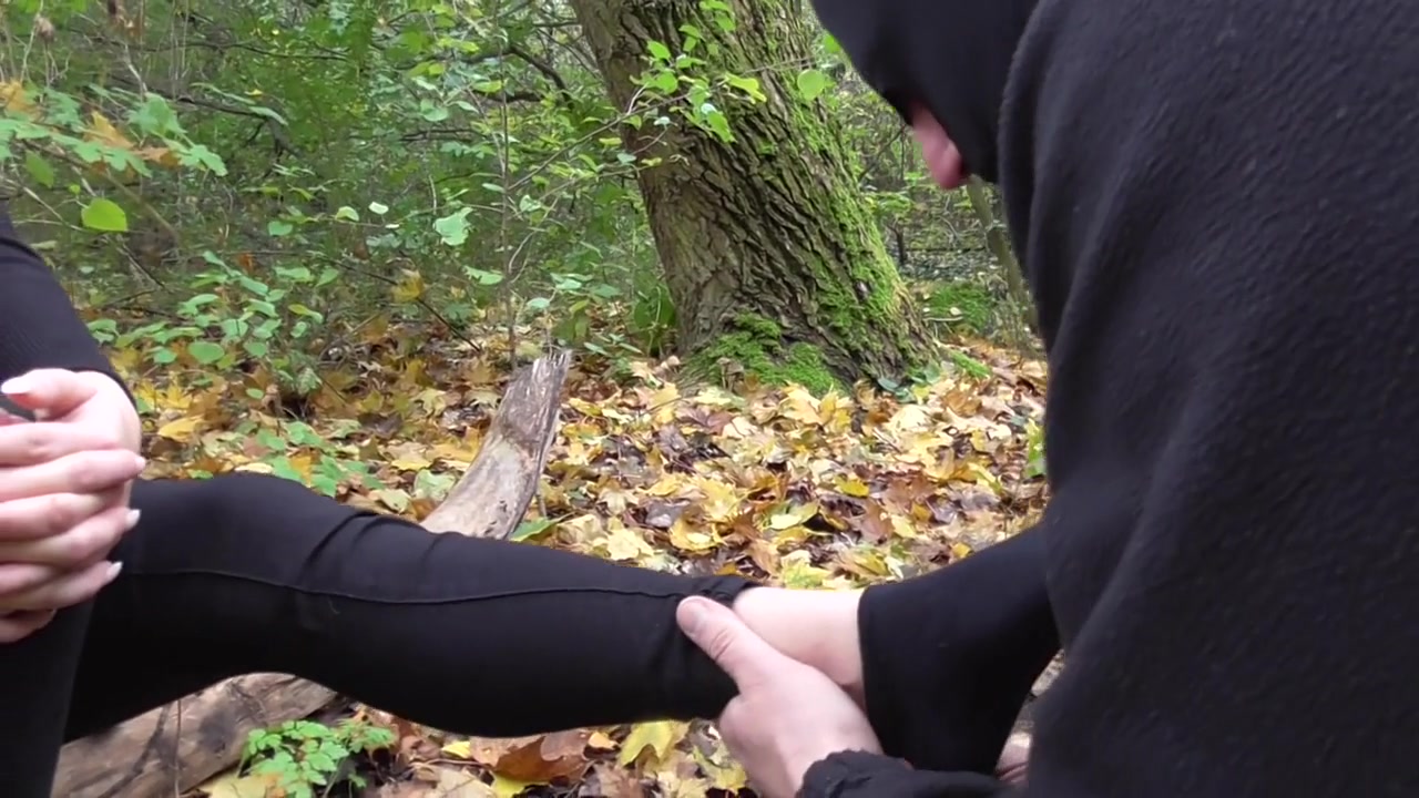 Feet smell during the trip by Foot Girls