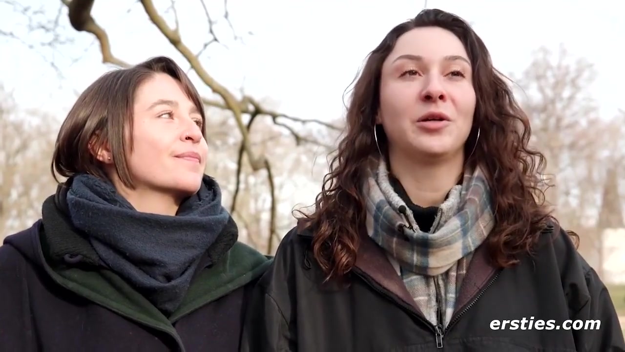 Charlie Und Axelles Lesbische Eskapaden Mit Viel Ol