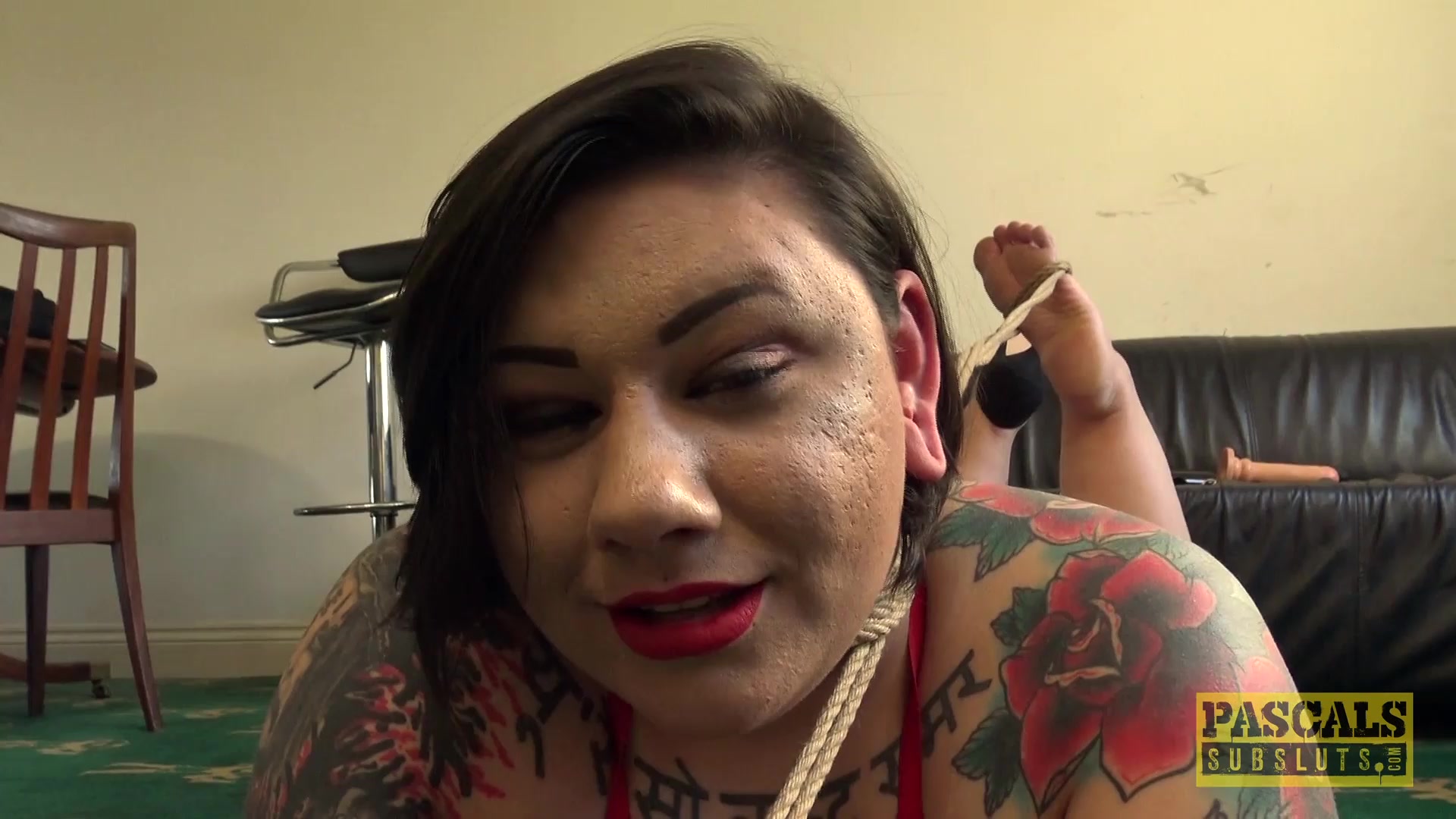 SubSlut Lily : choking herself during her solo vid