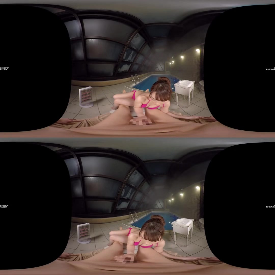 Sneak Underwater at the Pool to Spy to this Innocent E-Cup College Girl; JAV Idol in a Bikini VR