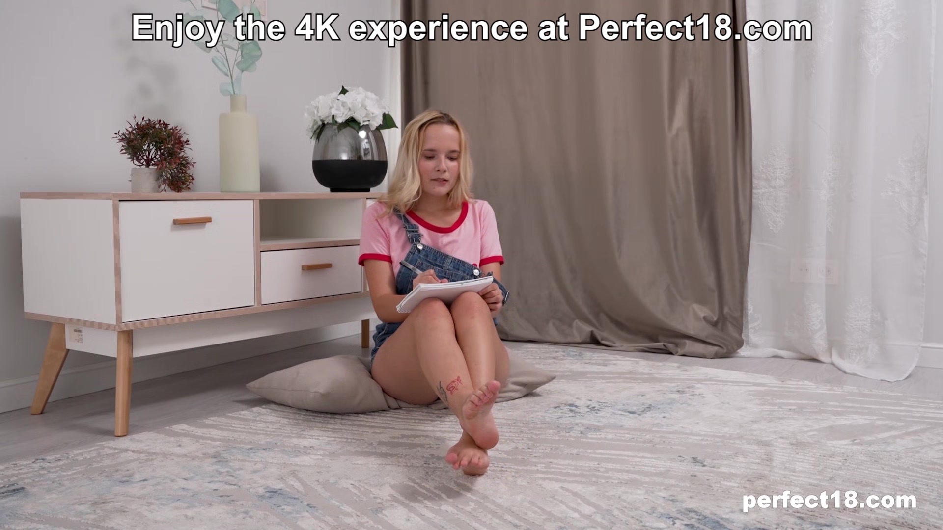 Watch me spread my Legs Wide for You at Perfect18