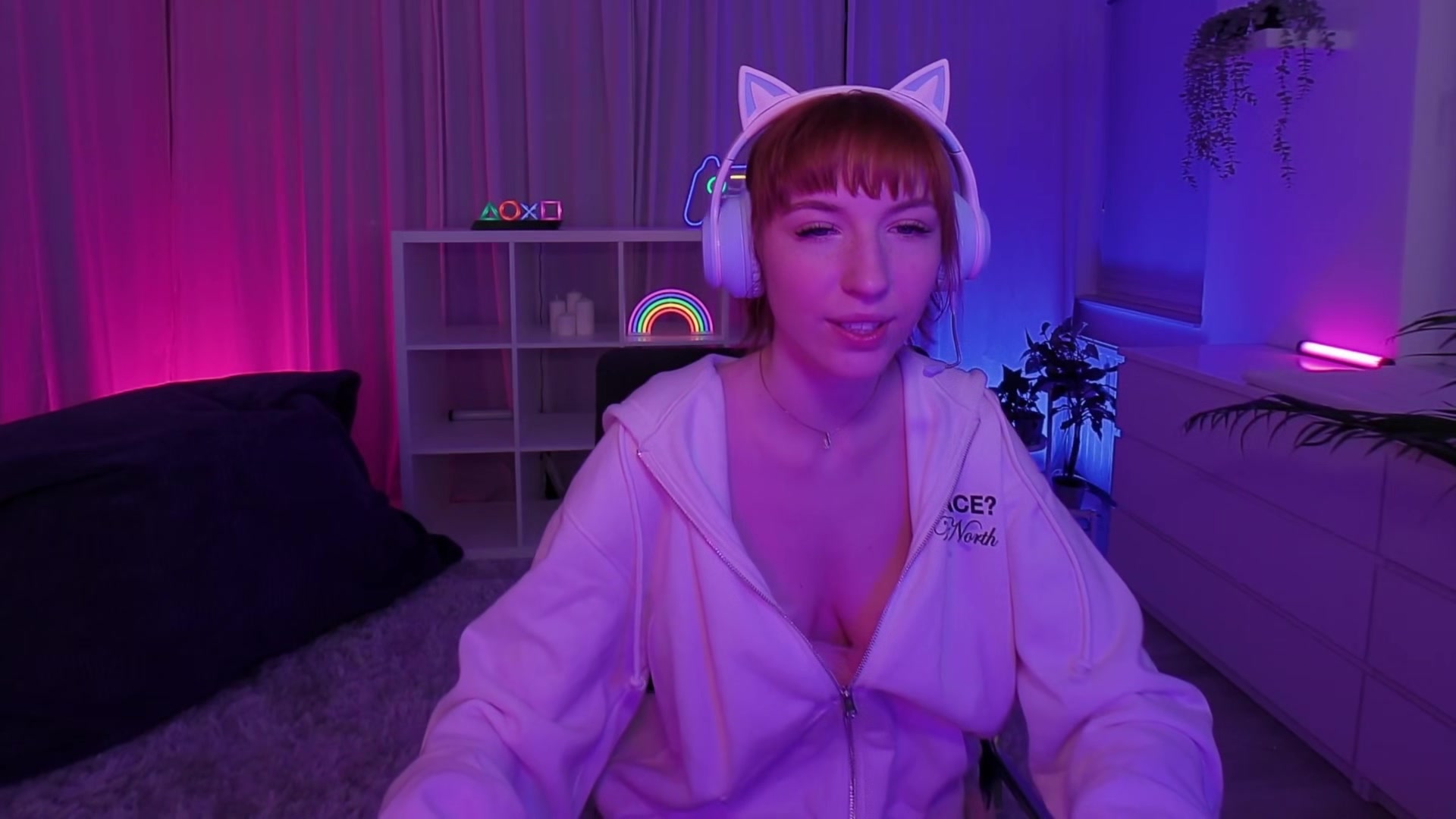 Erotic Gaming Session Starring Lilly Mays